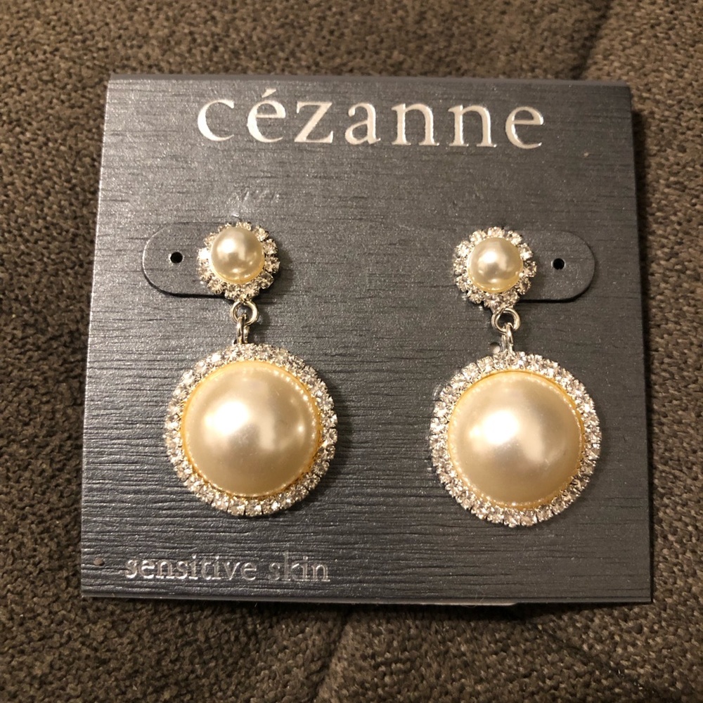 New - Pearl Earrings by Cezanne